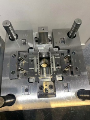 Industrial valve component mold